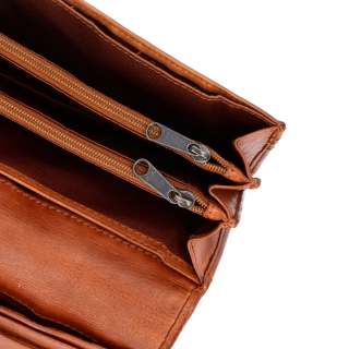 Dlouhá kožená peněženka s prošitím Noelia Bolger materiál kůže zapínání na cvoček barva koňaková velikost velká 5126 NB KO Detail