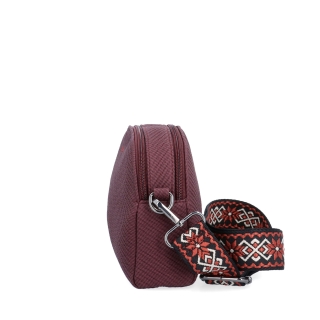 Stylová crossbody kabelka s texturovaným povrchem Tangerin materiál syntetická kůže zapínání na zip barva vínová velikost malá 4365 BO Z boku