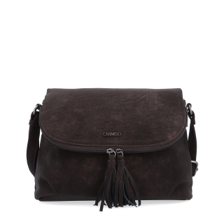 Stylová crossbody kabelka s praktickou klopou Carmelo materiál syntetická kůže zapínání na zip barva hnědá velikost malá 4661 TH Zepředu