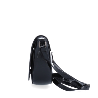 Elegantní crossbody kabelka s klopou Le Sands materiál syntetická kůže zapínání s klopou barva černá velikost malá 4647 C Z boku