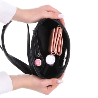 Jemná, minimalistická crossbody kabelka Le Sands materiál syntetická kůže zapínání na zip barva béžová velikost malá 7718 BE Vnitřek
