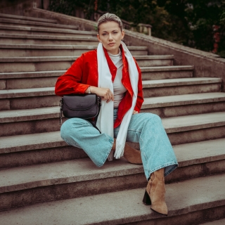 Stylová crossbody kabelka s klopou Le Sands materiál syntetická kůže zapínání s klopou barva černá velikost malá 7730 C Lifestyle