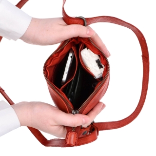 Malá kožená crossbody se zapínáním na zip Noelia Bolger materiál kůže zapínání na zip barva červená velikost malá NB 2090 CV Vnitřek