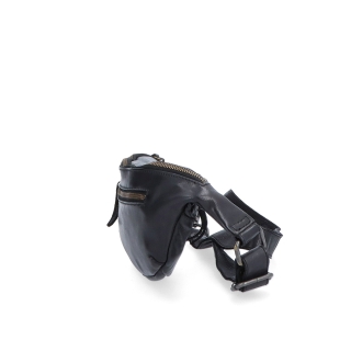 Moderní kožená crossbody ledvinka Noelia Bolger materiál kůže zapínání na zip barva černá velikost malá NB 2402 C Z boku