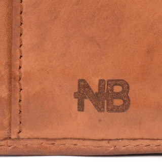 Kožená peněženka s motivem mandaly Noelia Bolger materiál kůže zapínání na cvoček barva koňaková velikost střední 5118 NB KO Logo