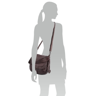 Kožená crossbody kabelka se zdobenou klopou Noelia Bolger materiál kůže zapínání s klopou barva hnědá velikost střední NB 2030 H Na postavě