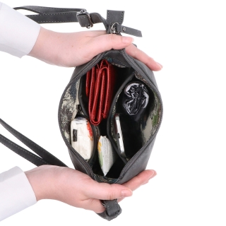 Malá elegantní crossbody kabelka Tangerin materiál syntetická kůže zapínání na zip barva vínová velikost malá 1109 BO Vnitřek