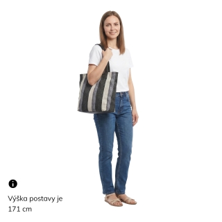 Lehká textilní kabelka pro každodenní nošení Indee materiál textil zapínání na zip barva hnědá velikost velká 6346 H Na postavě