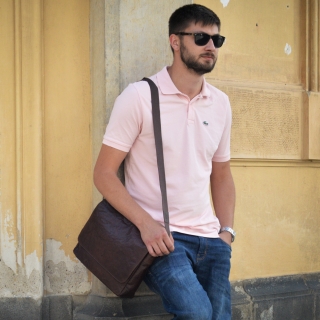 Kožená messenger taška Poyem materiál kůže zapínání s klopou barva hnědá velikost velká 2205 Poyem H Lifestyle