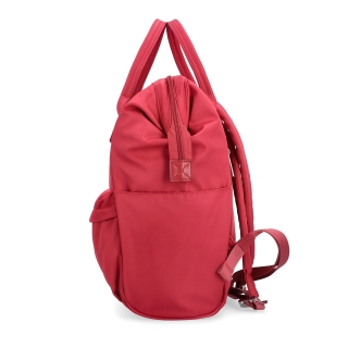Velký praktický batoh značky Carmelo Carmelo materiál nylon zapínání na zip barva červená velikost velká 4319 CV Z boku
