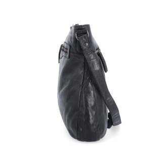Kožená crossbody s přední zipovou kapsou Noelia Bolger materiál kůže zapínání na zip barva černá velikost střední NB 2103 C Z boku