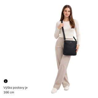 Crossbody kabelka s nastavitelným popruhem Tangerin materiál syntetická kůže zapínání na zip barva metalická velikost střední 8049 ZL Na postavě