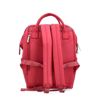 Praktický dámský batoh pro každý den Carmelo materiál nylon zapínání na zip barva červená velikost střední 6611 CV Zezadu