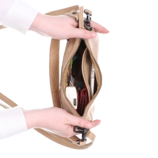 Módní kožená kabelka se dvěma popruhy Noelia Bolger materiál kůže zapínání na zip barva béžová velikost malá NB 2425 BE Vnitřek