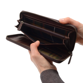 Kožená peněženka penál Poyem materiál kůže zapínání na zip barva hnědá velikost velká 5213 Poyem H Detail