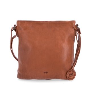 Kožená crossbody kabelka ve vintage stylu Noelia Bolger materiál kůže zapínání na zip barva koňaková velikost malá NB 2001 KO Zepředu