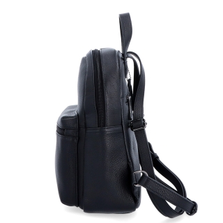 Kožený batoh do města Noelia Bolger materiál kůže zapínání na zip barva černá velikost malá NB 3003 C Z boku