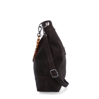 Stylová crossbody kabelka s odepínacím řetízkem Carmelo materiál syntetická kůže zapínání na zip barva hnědá velikost střední 4660 TH Z boku