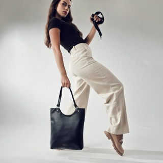 Kabelka přes rameno s odnímatelným popruhem Carmelo materiál syntetická kůže zapínání na zip barva černá velikost střední 4316 C Lifestyle