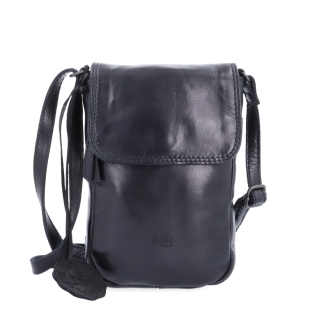 Kožená crossbody taška s klopou Noelia Bolger materiál kůže zapínání s klopou barva černá velikost malá NB 2418 C Zepředu