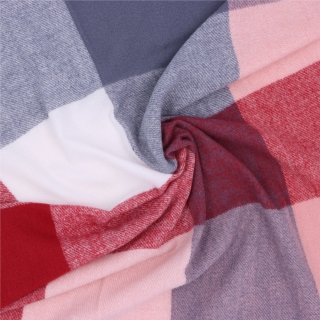 Příjemná šála s kostkovaným vzorem Noelia Bolger materiál Polyester s příměsí vlny barva multicolor KZ002 - 06