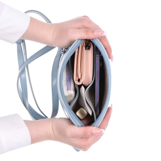 Luxusní malá kožená crossbody kabelka Noelia Bolger materiál kůže zapínání na zip barva modrá velikost malá NB 0080 SM Vnitřek