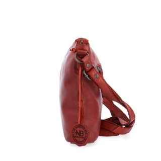 Kožená crossbody kabelka s moderním designem Noelia Bolger materiál kůže zapínání na zip barva červená velikost malá NB 2400 CV Z boku