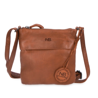 Malá kožená crossbody se zapínáním na zip Noelia Bolger materiál kůže zapínání na zip barva koňaková velikost malá NB 2090 KO Zepředu