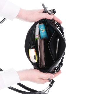 Stylová crossbody kabelka s odnímatelným ozdobným řetízkem Le Sands materiál syntetická kůže zapínání na zip barva vínová velikost malá 4639 BO Vnitřek