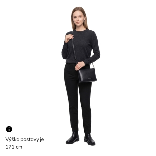 Elegantní kabelka s dekorativním řetízkem na popruhu Le Sands materiál syntetická kůže zapínání na zip barva metalická velikost malá 4612 TI Na postavě
