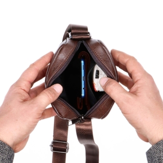 Taška přes rameno Tangerin materiál syntetická kůže zapínání na zip barva hnědá velikost malá 2320 H Vnitřek