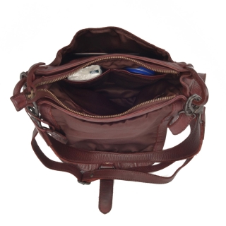 Kožená crossbody kabelka se zdobenou klopou Noelia Bolger materiál kůže zapínání s klopou barva vínová velikost střední NB 2030 BO Vnitřek