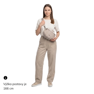 Městská ledvinka pro pohodlné nošení crossbody Carmelo materiál syntetická kůže zapínání na zip barva bílá velikost malá 4399 K Na postavě