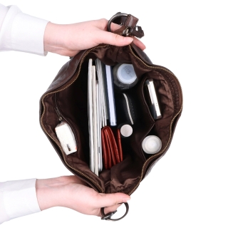Měkká kožená hobo kabelka přes rameno Noelia Bolger materiál kůže zapínání na zip barva hnědá velikost střední NB 2043 H Vnitřek