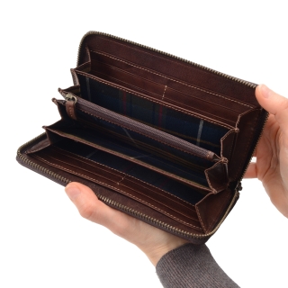 Kožená peněženka penál Poyem materiál kůže zapínání na zip barva hnědá velikost velká 5212 Poyem H Detail