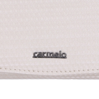 Stylová lakovaná peněženka z pravé kůže Carmelo materiál kůže zapínání na cvoček barva béžová velikost velká 2109 K K Logo