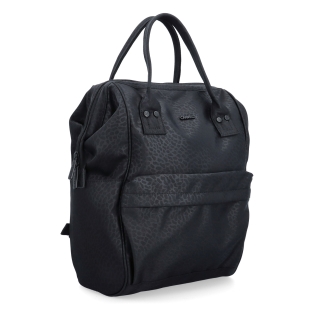 Velký praktický batoh značky Carmelo Carmelo materiál nylon zapínání na zip barva černá velikost velká 4319 C LE
