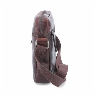 Kožená crossbody taška Poyem materiál kůže barva hnědá velikost malá 2206 Poyem H Z boku