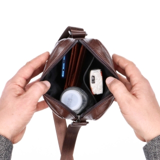 Crossbody taška přes rameno Tangerin materiál syntetická kůže zapínání na zip barva hnědá velikost střední 2324 H Vnitřek