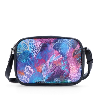 Moderní kabelka s veselým potiskem Indee materiál syntetická kůže zapínání na zip barva multicolor velikost malá 9304 03 C