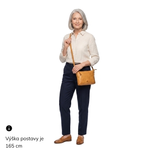Kožená crossbody s čistými liniemi Noelia Bolger materiál kůže zapínání na zip barva žlutá velikost malá NB 2414 ZLU Na postavě