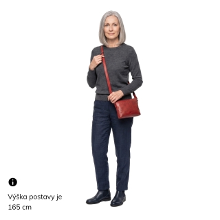 Kožená crossbody s čistými liniemi Noelia Bolger materiál kůže zapínání na zip barva červená velikost malá NB 2414 CV Na postavě