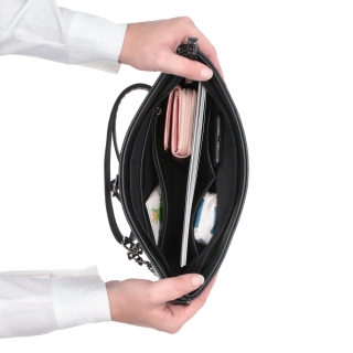 Elegantní crossbody kabelka s řetízkem LeSands materiál syntetická kůže zapínání na zip barva černá velikost malá 7707 C Vnitřek