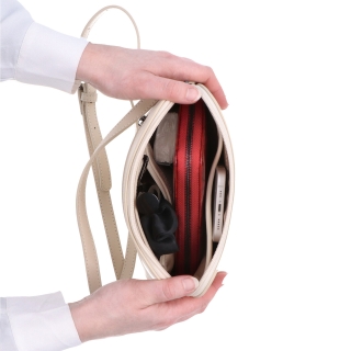 Kožená kabelka crossbody Noelia Bolger Noelia Bolger materiál kůže zapínání na zip barva béžová velikost malá NB 0096 BE Vnitřek