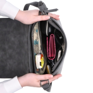 Elegantní crossbody kabelka s klopou Tangerin materiál syntetická kůže zapínání na zip barva šedá velikost střední 1115 ANT Vnitřek