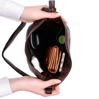 Nadčasová kožená kabelka přes rameno Noelia Bolger materiál kůže zapínání na zip barva hnědá velikost střední NB 2405 H Vnitřek