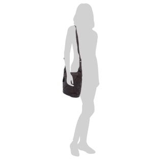 Elegantní kožená crossbody kabelka s kapsami Noelia Bolger materiál kůže zapínání na zip barva hnědá velikost malá NB 2101 H Na postavě