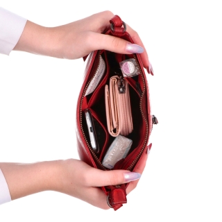 Kožená crossbody kabelka pro každý den Noelia Bolger materiál kůže zapínání na zip barva červená velikost malá NB 2404 CV Vnitřek
