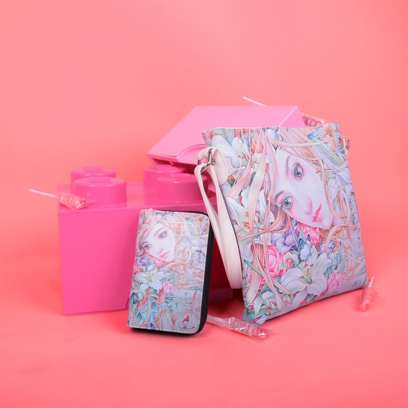 Malá crossbody s potiskem Indee materiál syntetická kůže barva multicolor velikost malá 9300 45 B Lifestyle