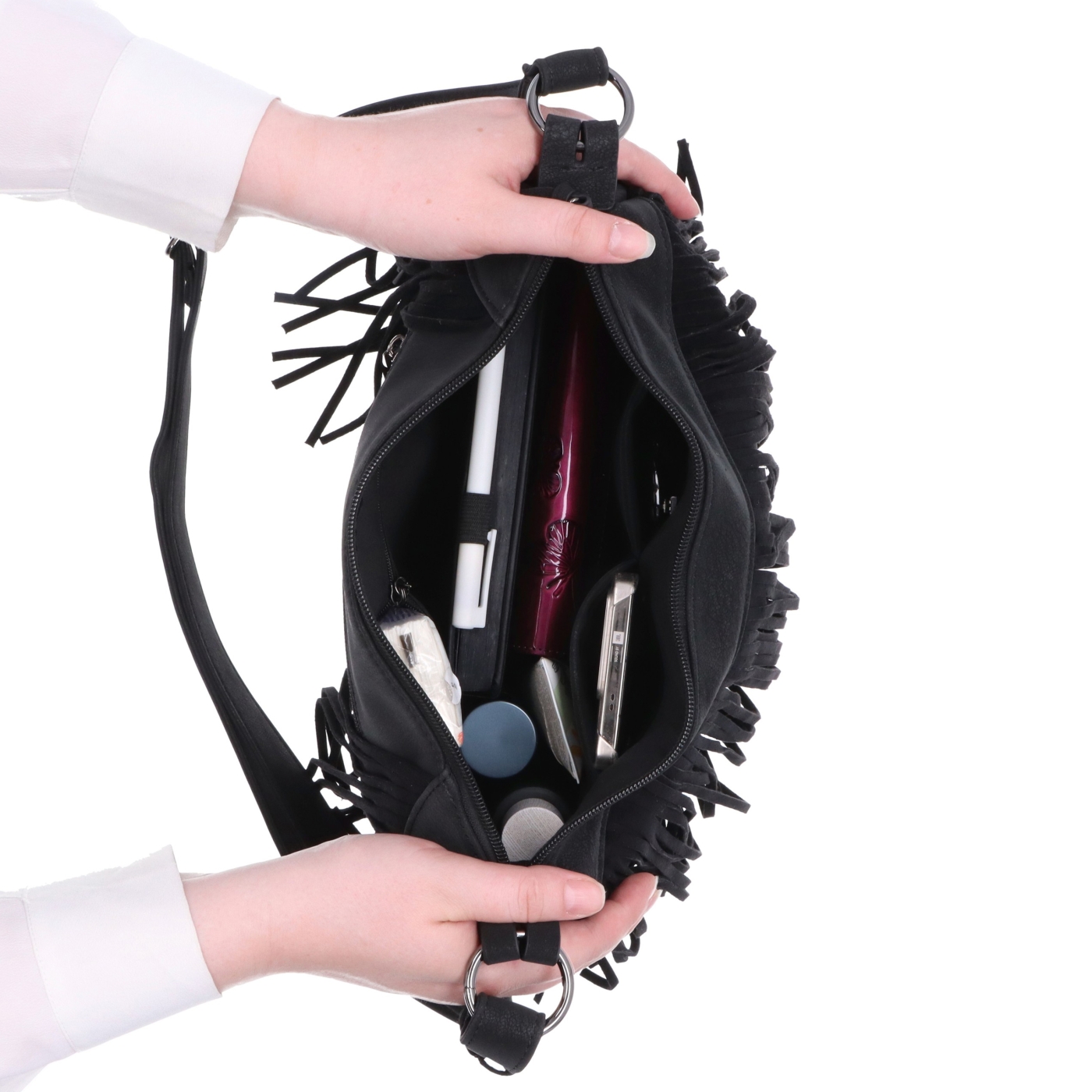 Stylová crossbody kabelka s třásněmi Carmelo materiál syntetická kůže zapínání na zip barva černá velikost střední 4674 C Vnitřek